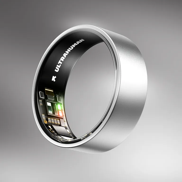 Ultrahuman Ring AIR en finition argent avec capteurs visibles à l’intérieur